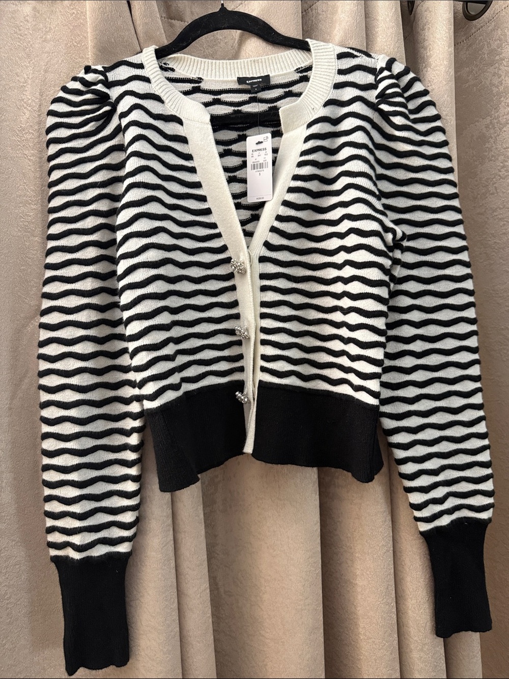 Express Black and White V-Neck Puff Sleeve Sweater Cardigan